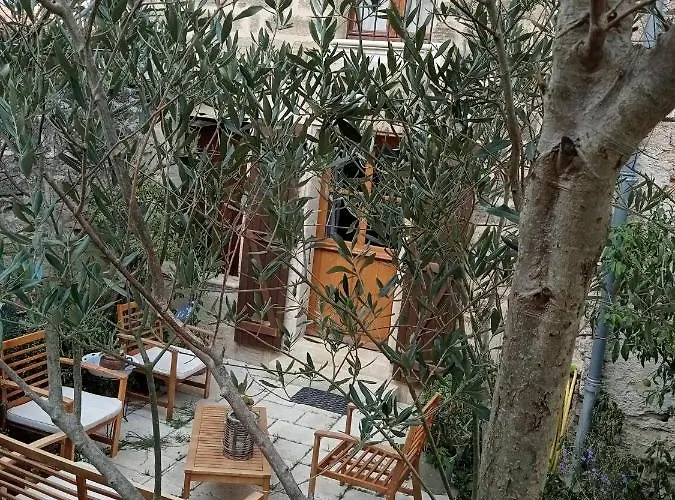 La Tour Du Fauconnier Doué-la-Fontaine